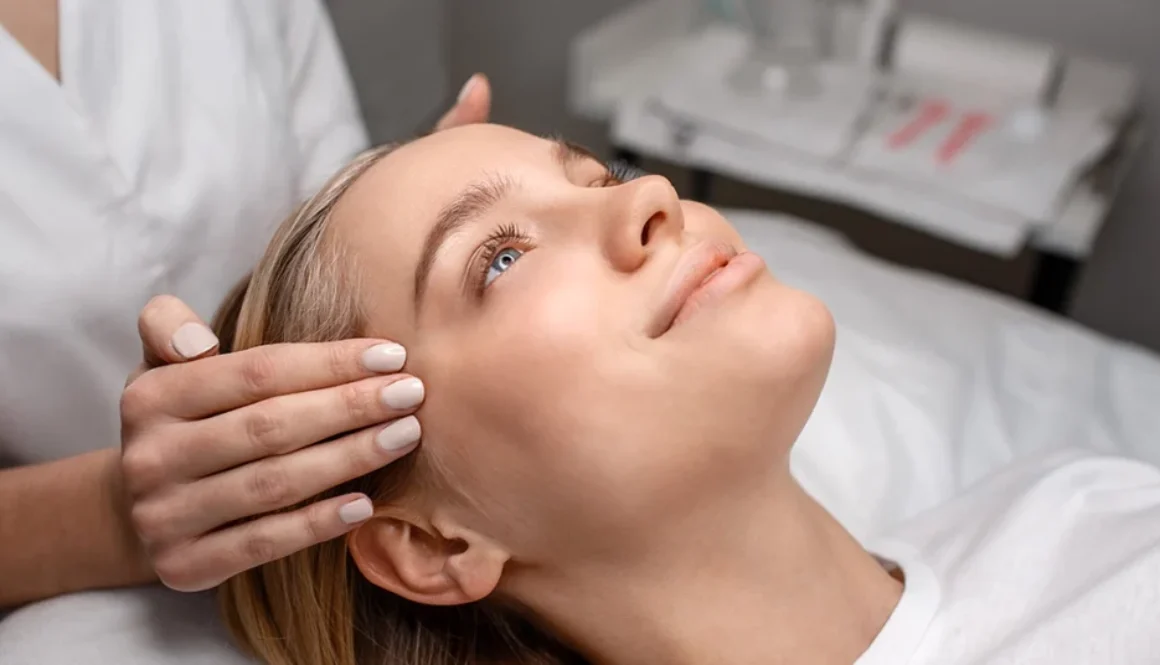 pinezkowanie twarzy – delikatna mikrostymulacja skóry igiełkami